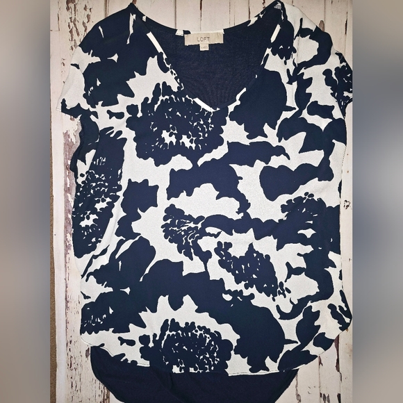 Ann Taylor Loft Blue and White Blouse - Picture 5 of 5